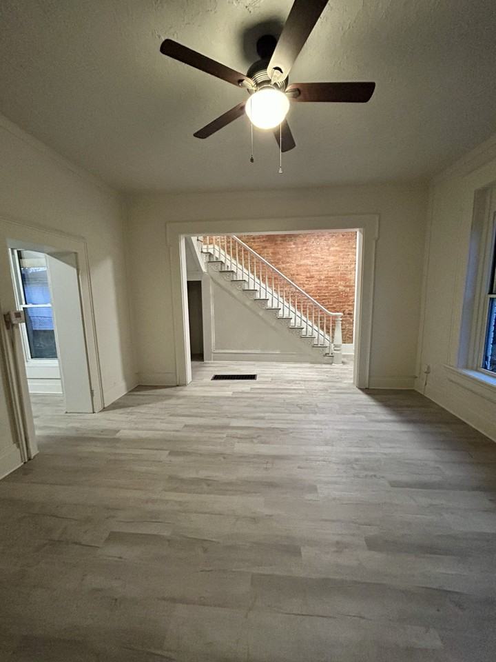 618 Woodlawn Ave #NA - Photo 2 of 20