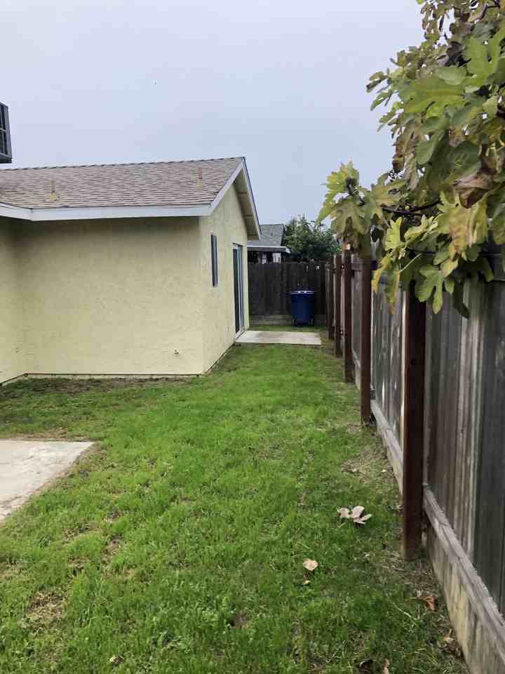 25 W Swallow St #NA - Photo 4 of 20