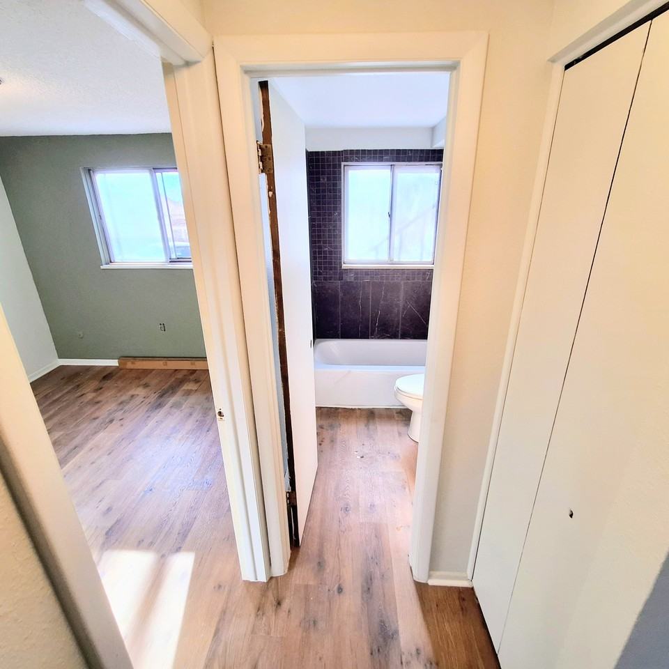 1065 Magnolia St #A - Photo 7 of 18