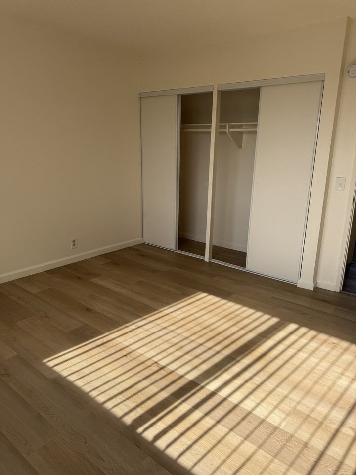 39th St. - Photo 7 of 11