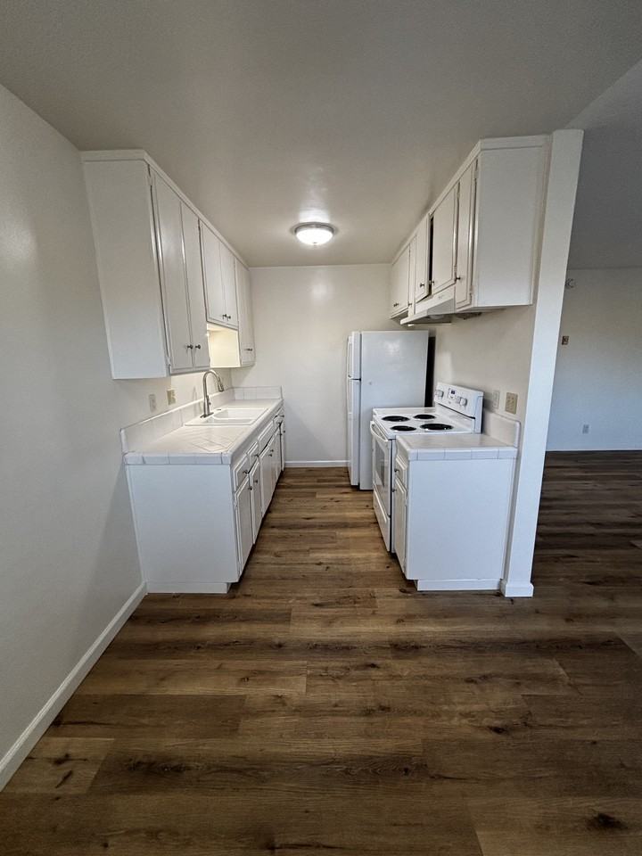 230 DEL MAR AVE - Photo 4 of 14