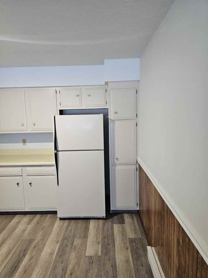 Edmore Apts - Photo 2 of 10