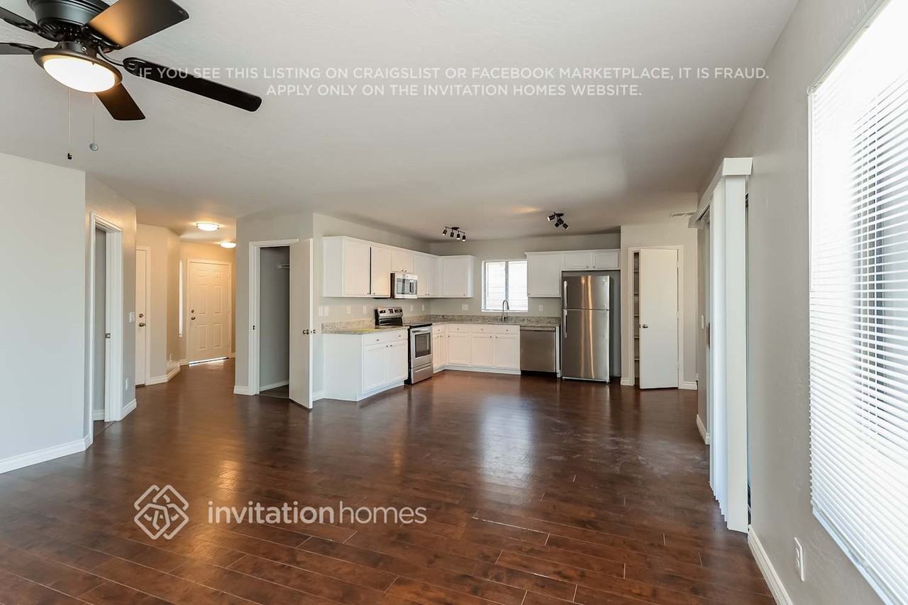 136 S 111th St - Photo 3 of 15