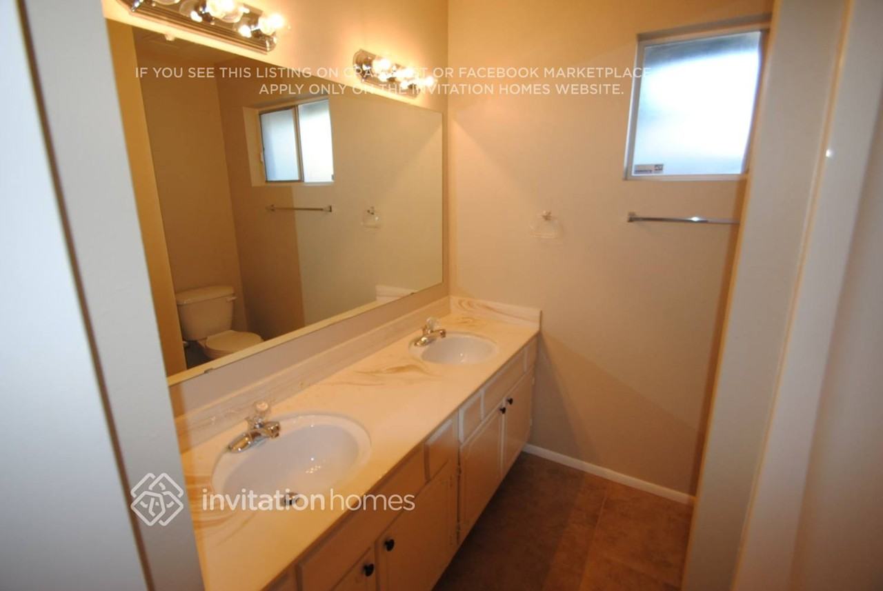 4614 W Sunnyside Ave - Photo 7 of 11