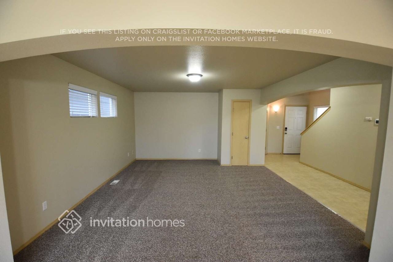 17612 72nd Ave E - Photo 2 of 12