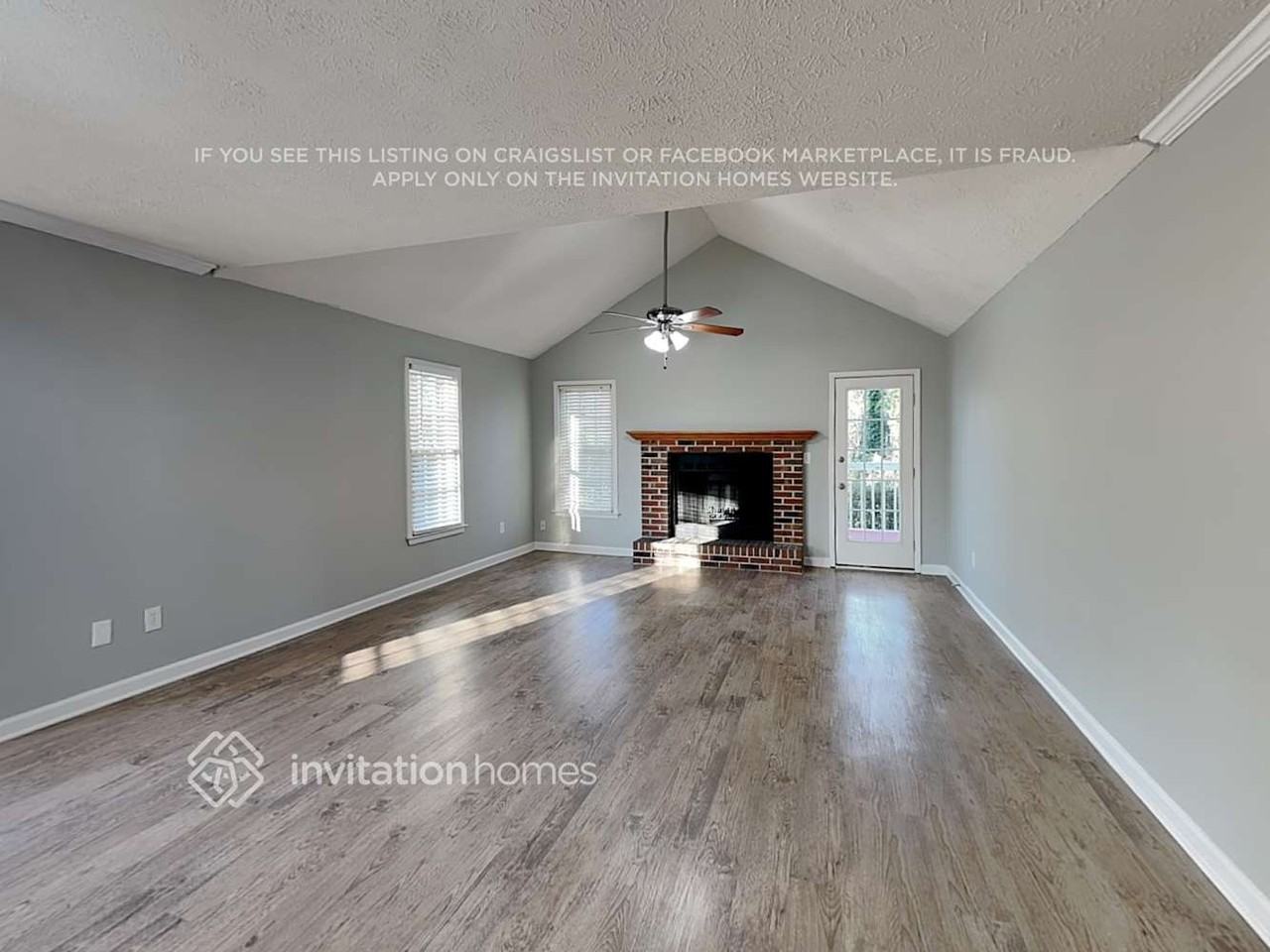 450 Leigh Kay Dr - Photo 4 of 17