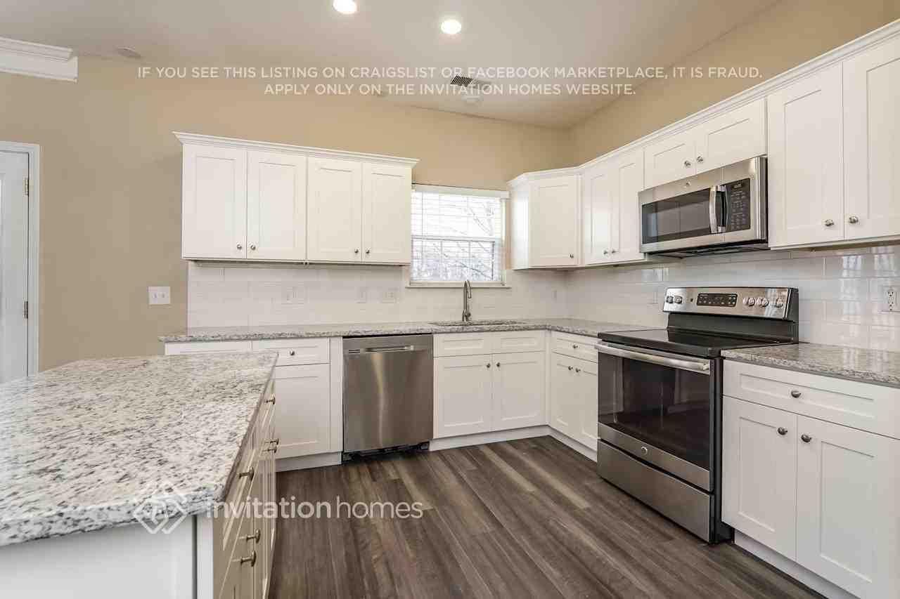 849 Hedgepath Ter - Photo 7 of 18