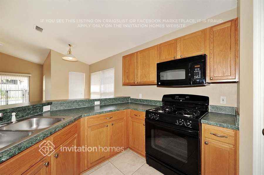 7626 Clovelly Park Pl - Photo 2 of 21