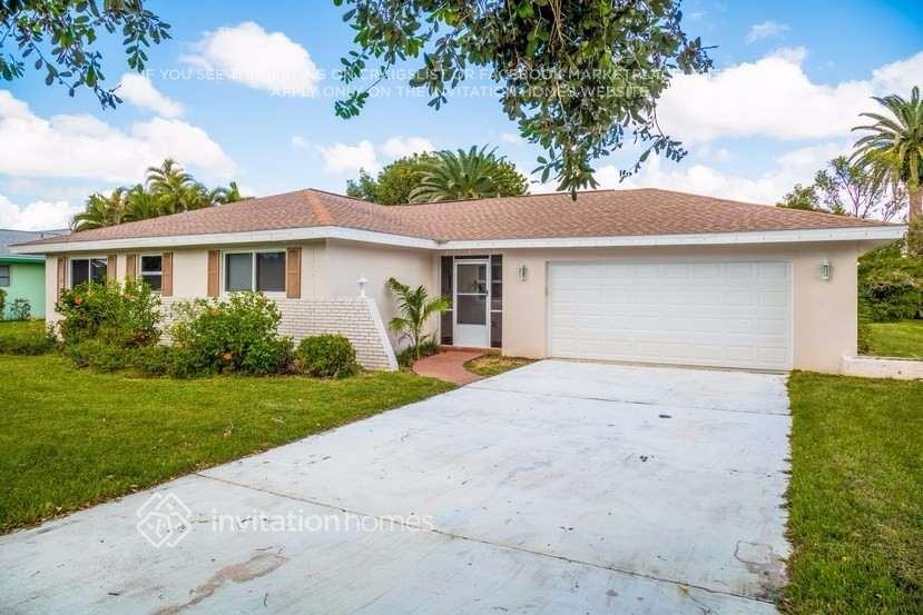 1577 Manchester Blvd - Photo 2 of 24