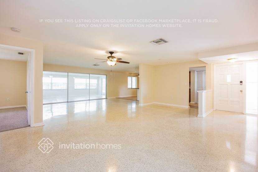 1577 Manchester Blvd - Photo 3 of 24