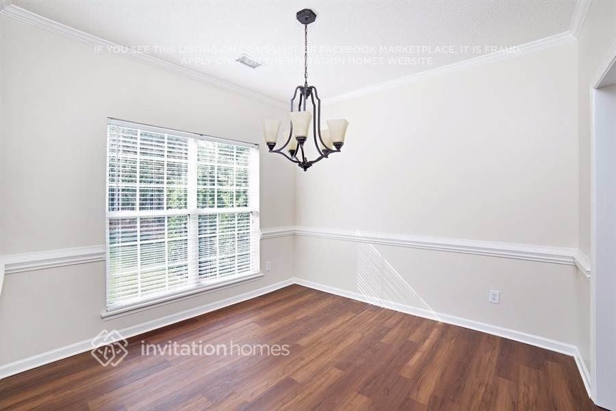 2497 Governors Pointe Ct Ne - Photo 2 of 7