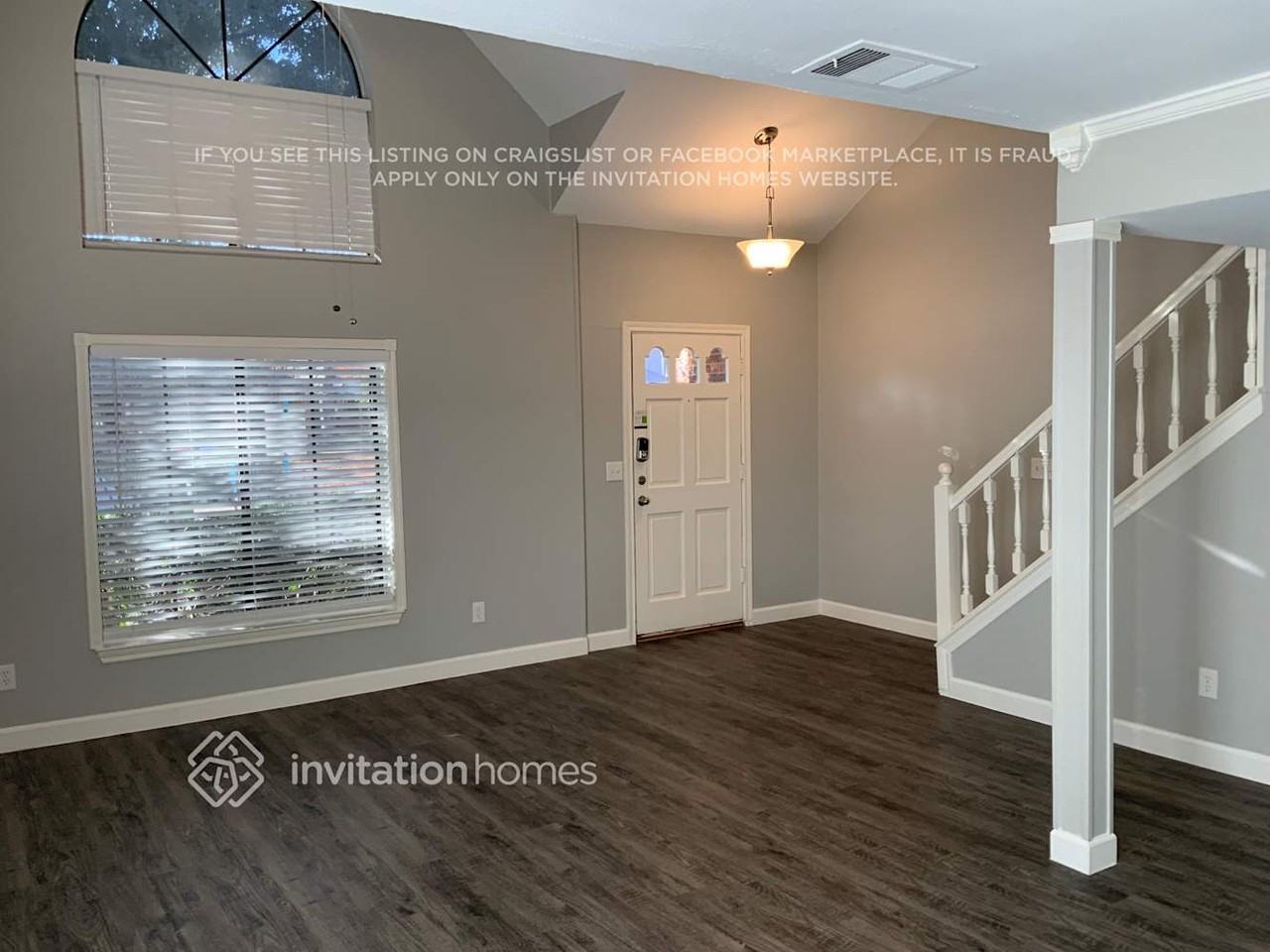 2204 Amhearst Ct - Photo 2 of 12