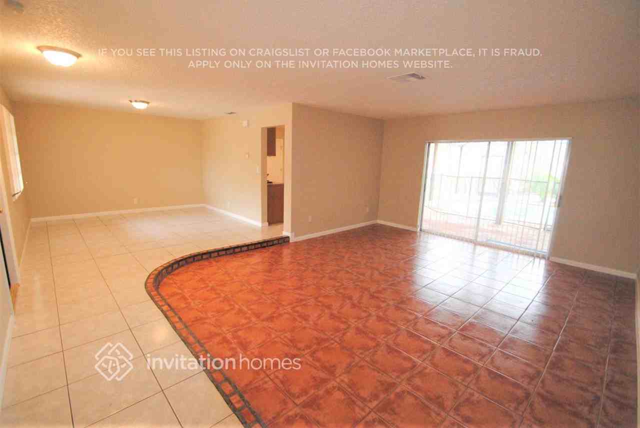 291 Nw 42nd Ave - Photo 3 of 9