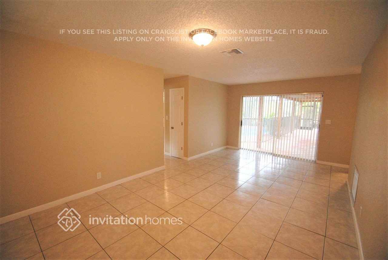 291 Nw 42nd Ave - Photo 5 of 9