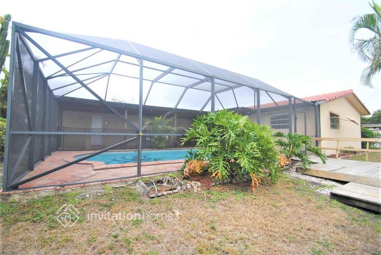 291 Nw 42nd Ave - Photo 7 of 9