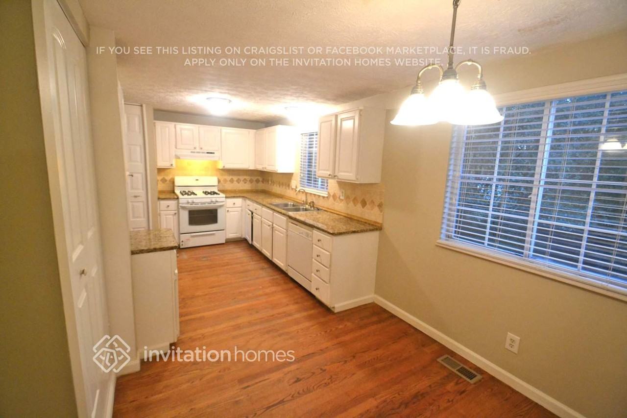 5571 Dove Trce - Photo 4 of 10