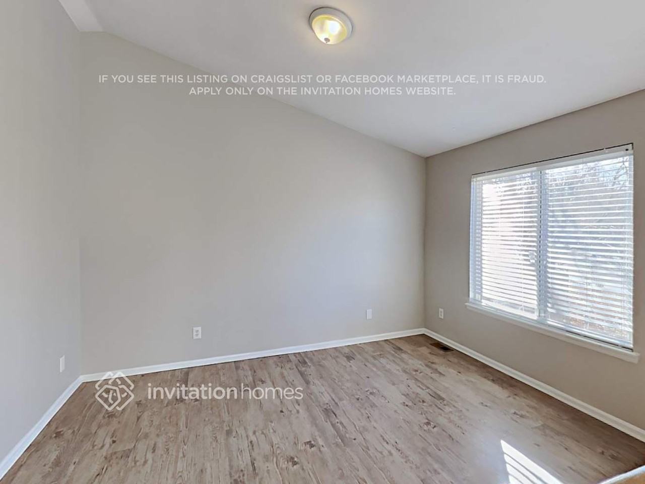 5824 S Quemoy Cir - Photo 5 of 18