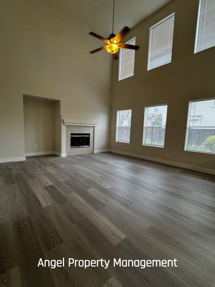 1168 Oak Haven Way #H8 - Photo 2 of 26