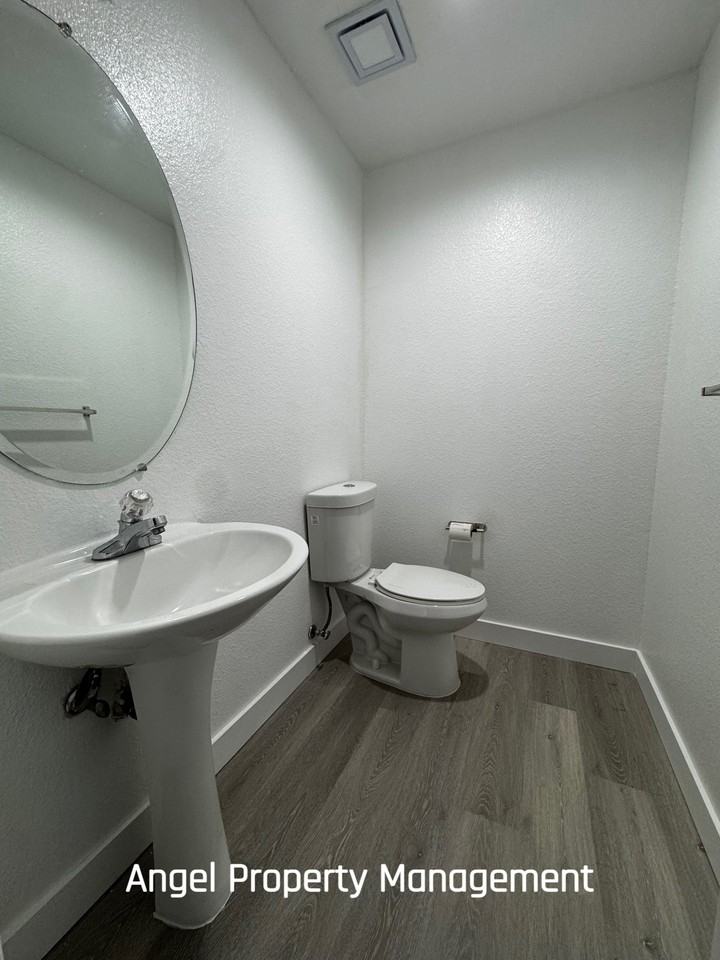 1168 Oak Haven Way #H8 - Photo 4 of 26