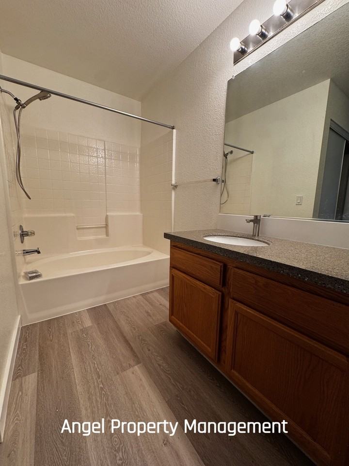 1168 Oak Haven Way #H8 - Photo 5 of 26