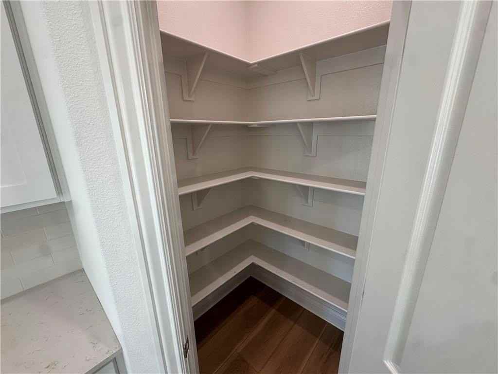 3004 S 14th St - Photo 4 of 32