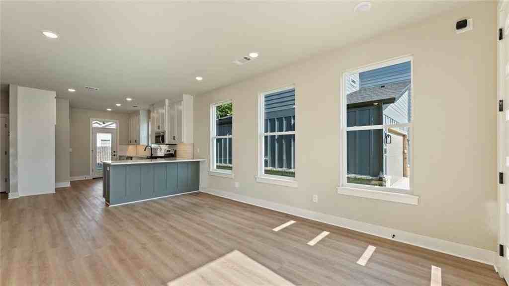 1303 Sw Journey Ln - Photo 5 of 28