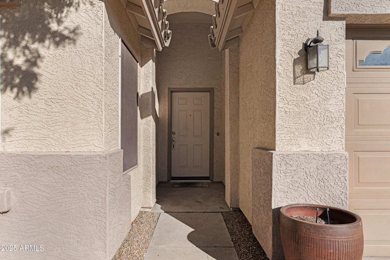 44454 W Oster Dr - Photo 3 of 18