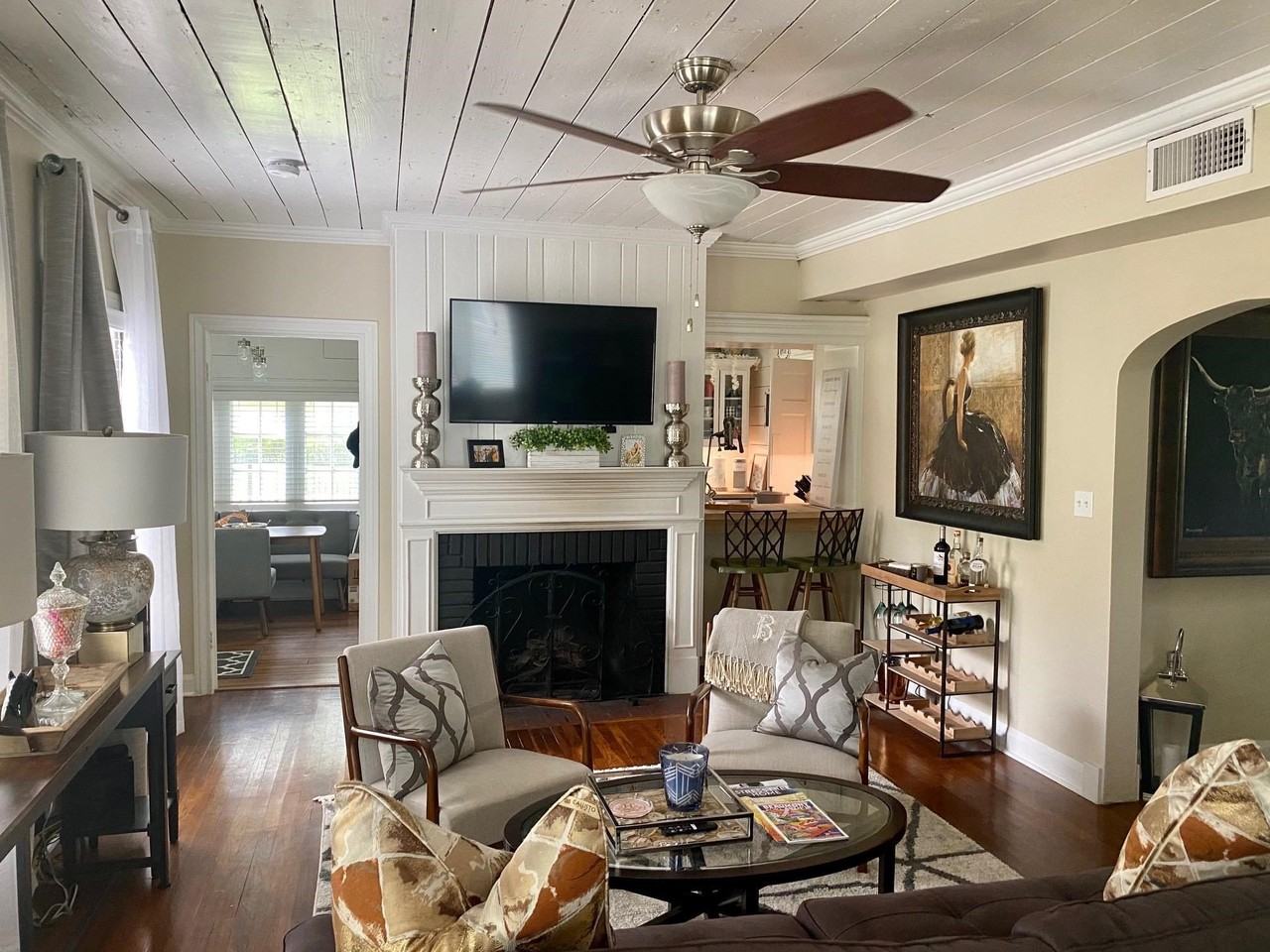 693 N 23rd St - Photo 5 of 14