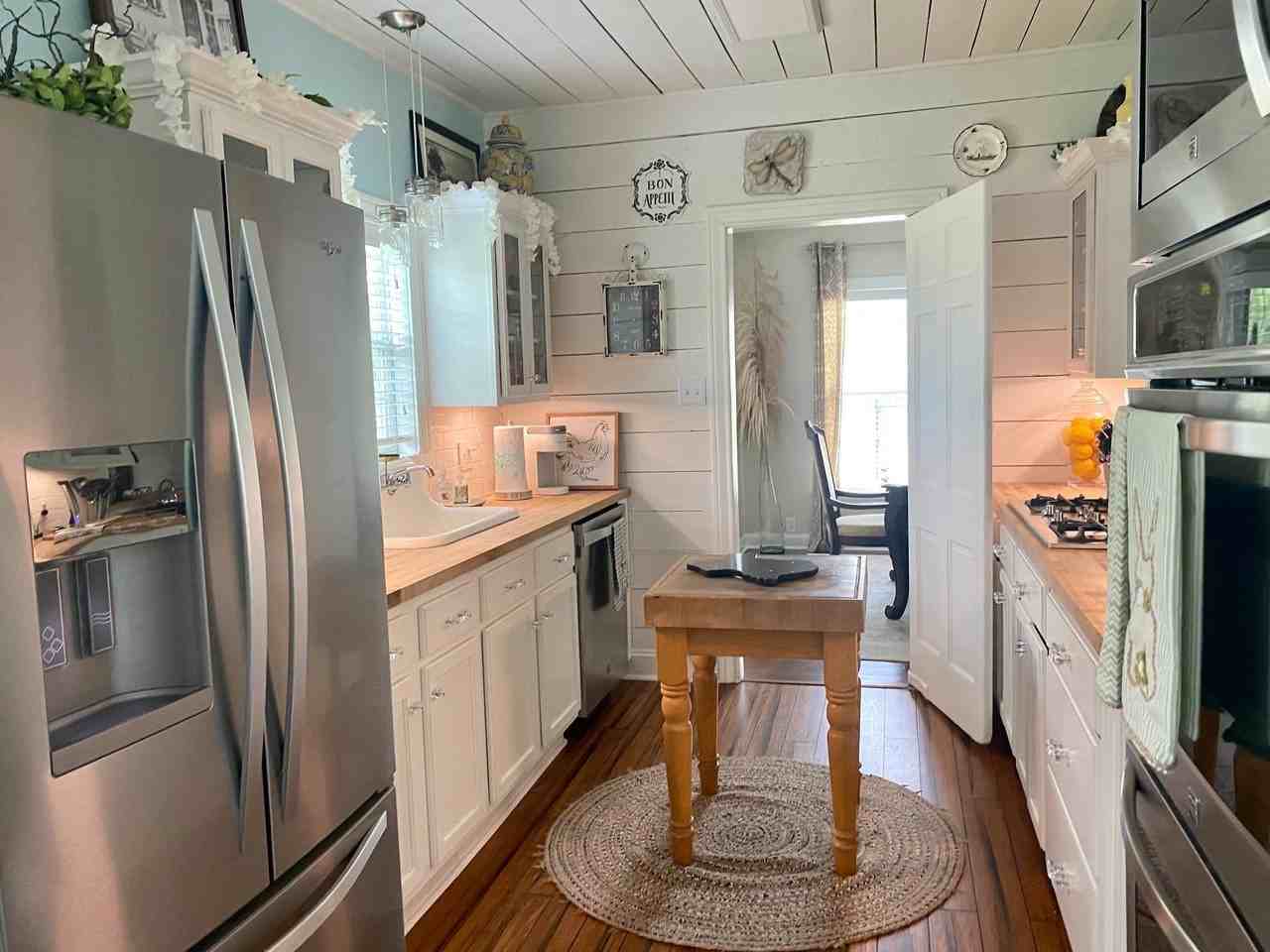 693 N 23rd St - Photo 7 of 14