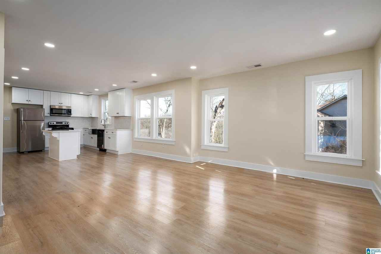 4312 51st Ave N - Photo 5 of 32