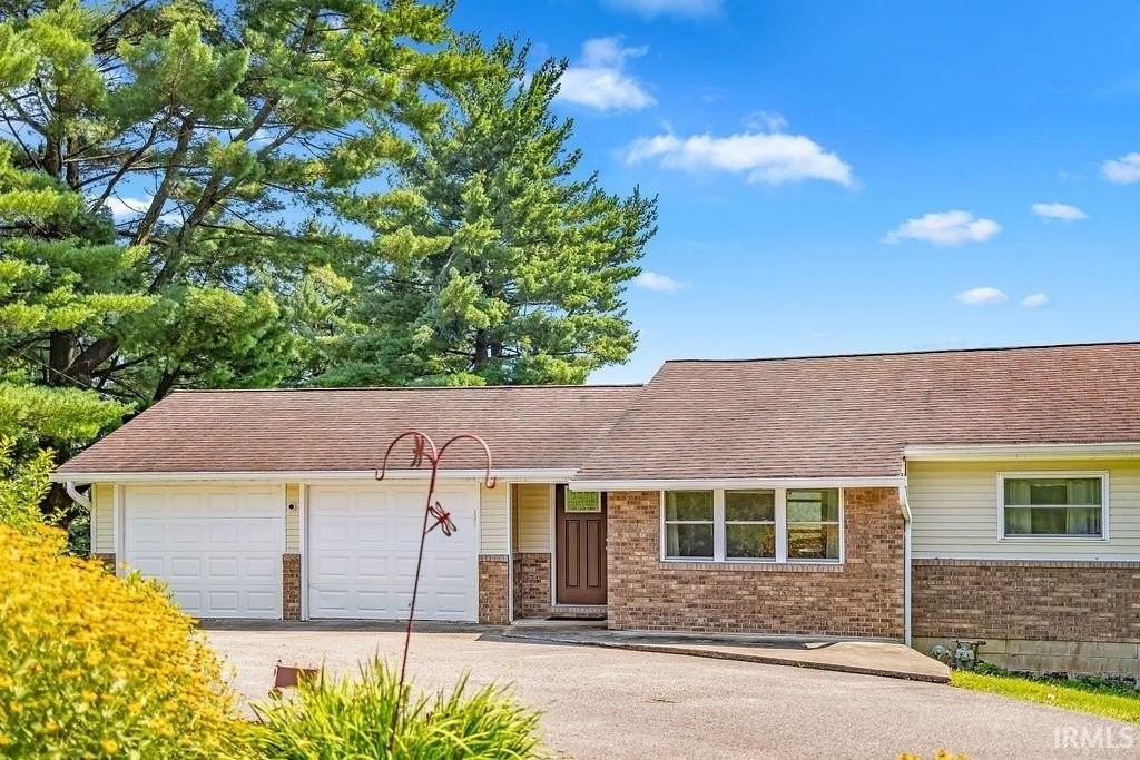 1744 Parkview Dr - Photo 6 of 24