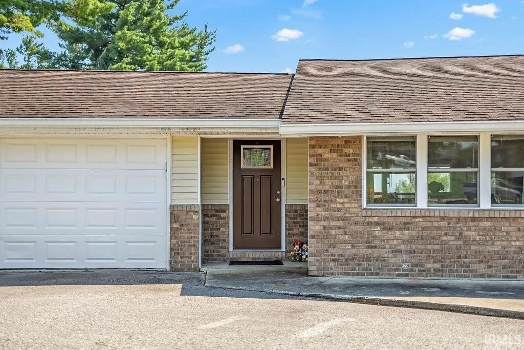 1744 Parkview Dr - Photo 7 of 24