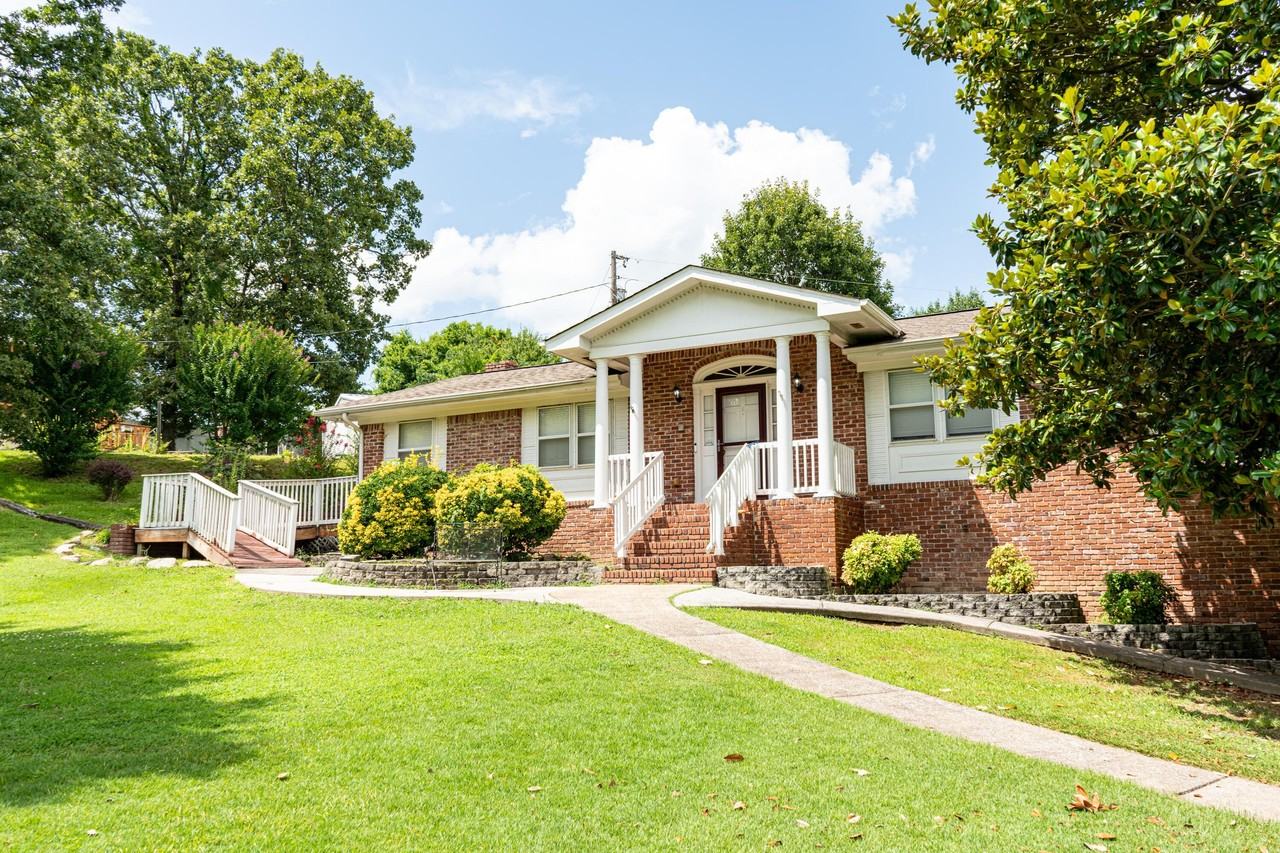 6413 Edgmon Dr - Photo 2 of 42