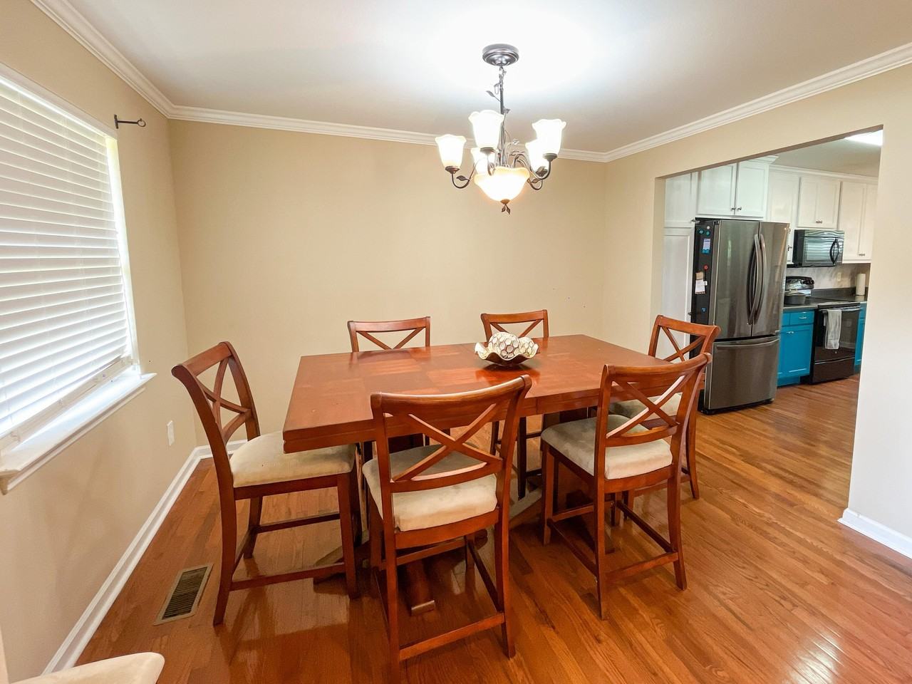 6413 Edgmon Dr - Photo 6 of 42