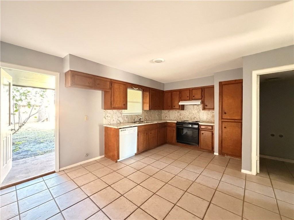 11618 Agua Dulce Creek Dr Apt B #B - Photo 4 of 15