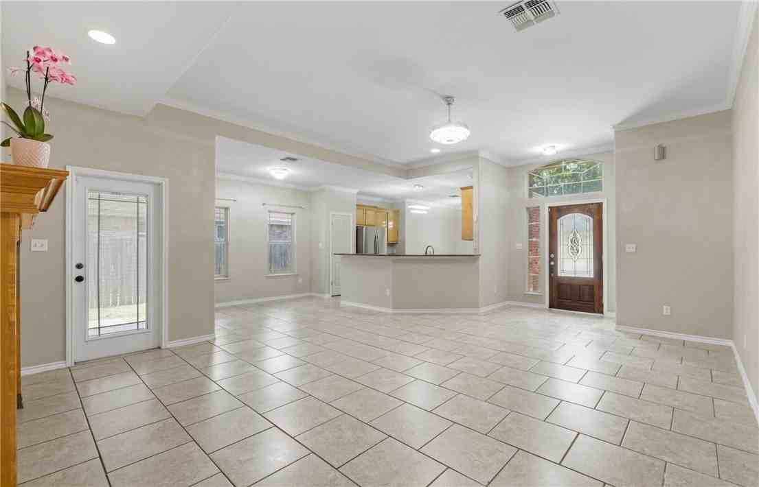 3613 Berkeley Dr - Photo 3 of 21