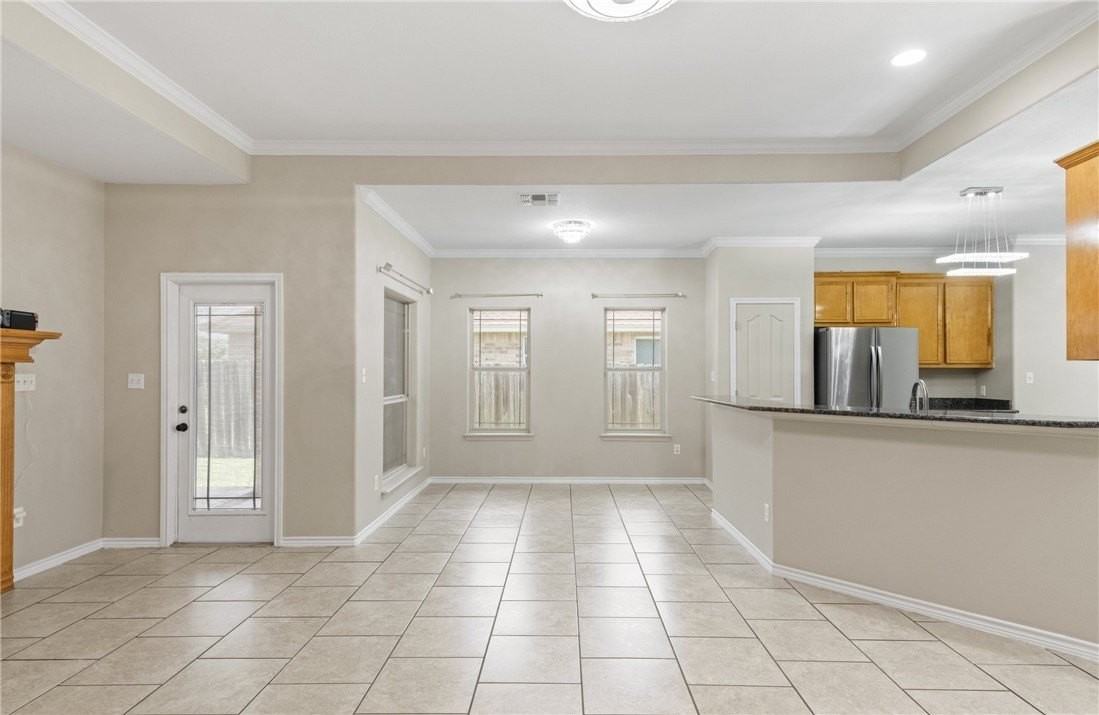 3613 Berkeley Dr - Photo 4 of 21