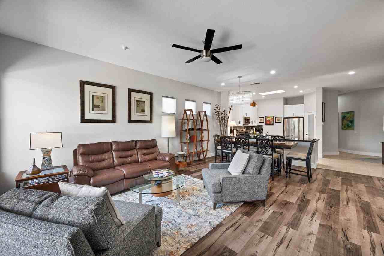 105 Kavenish Dr - Photo 4 of 29