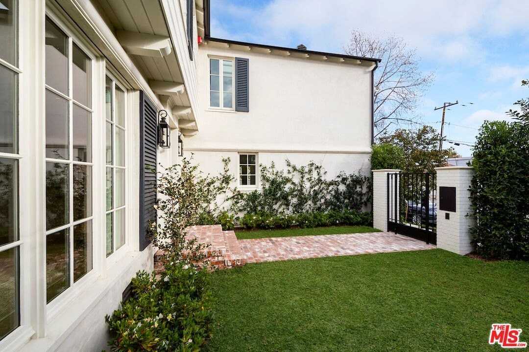 9563 Charleville Blvd - Photo 2 of 27