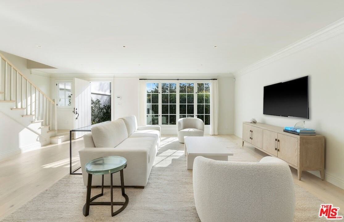 9563 Charleville Blvd - Photo 4 of 27