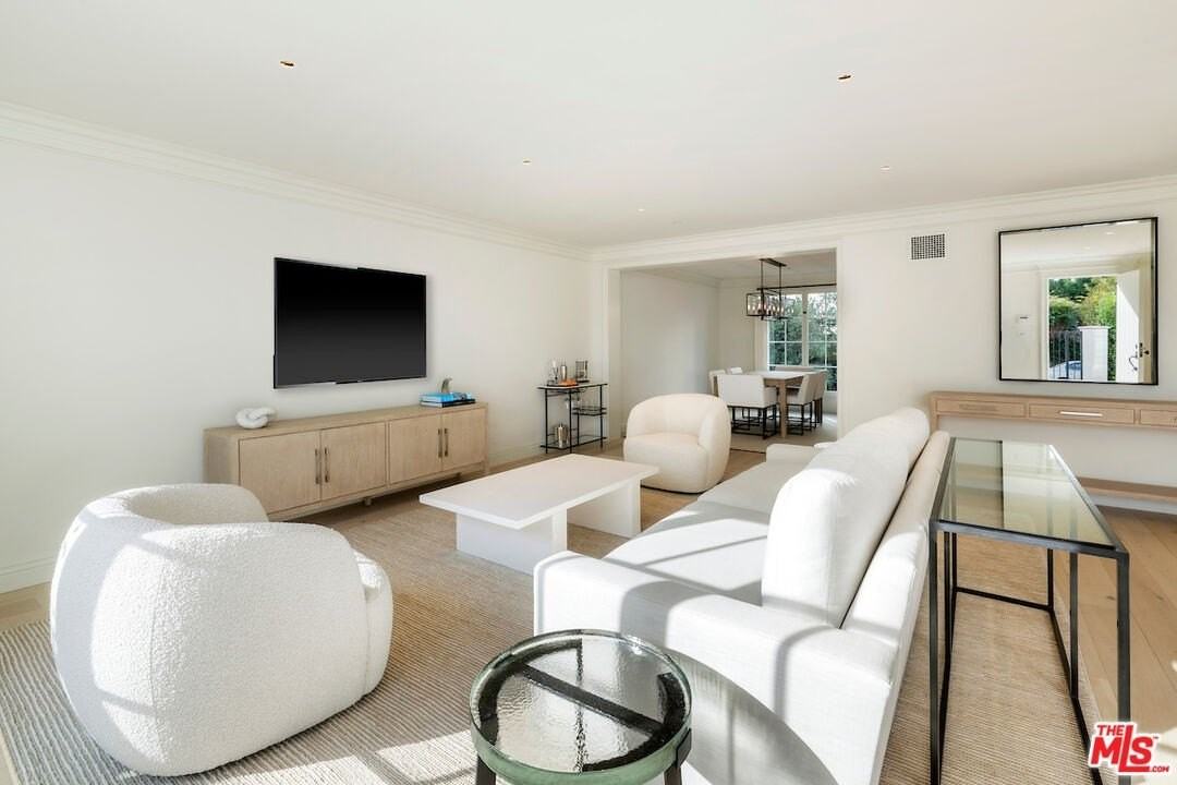 9563 Charleville Blvd - Photo 6 of 27