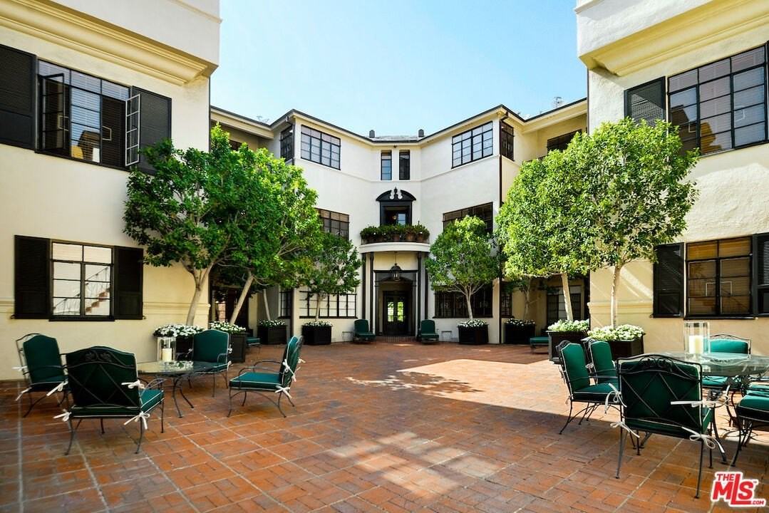 157 S Rodeo Dr - Photo 3 of 7