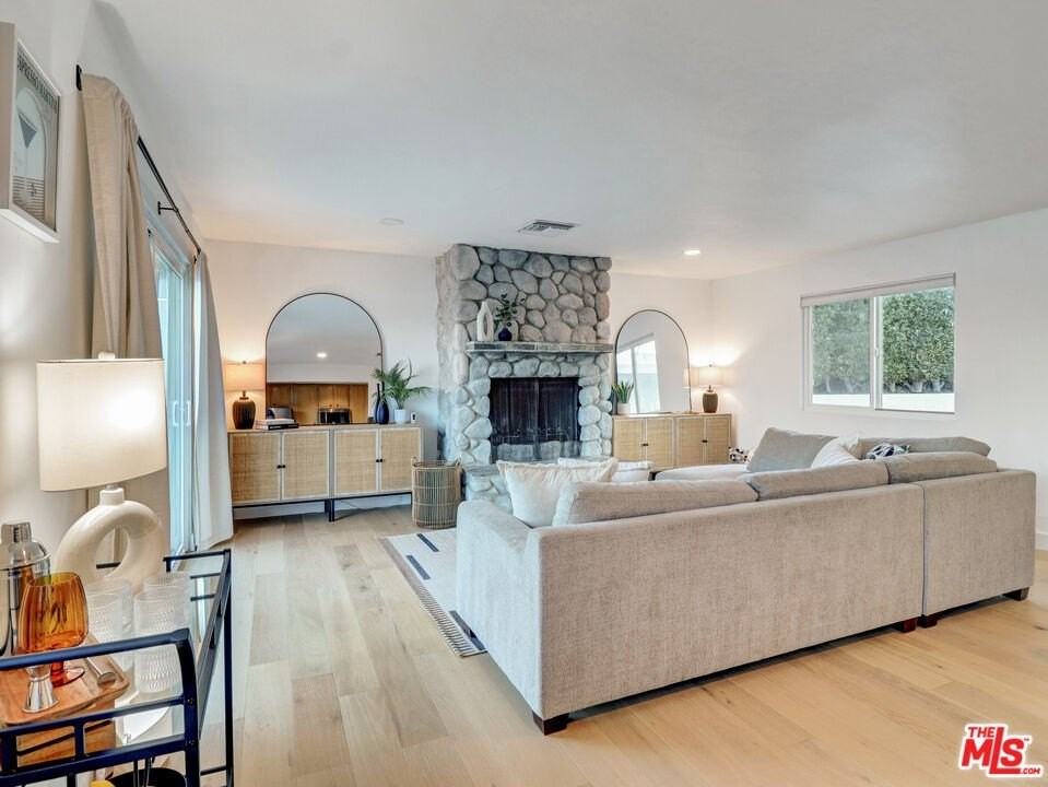 39390 Marietta Cir - Photo 4 of 25