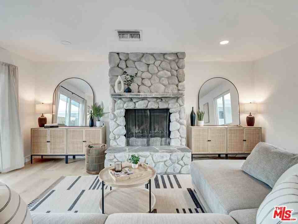 39390 Marietta Cir - Photo 5 of 25