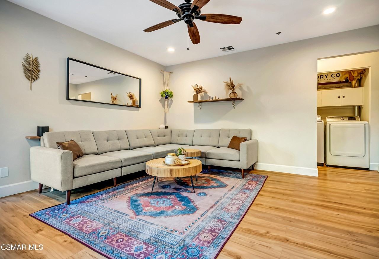 4878 Colony Dr - Photo 4 of 26