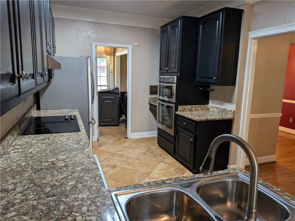 4401 Riverlake Way - Photo 7 of 30