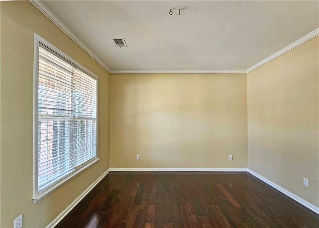 1215 Clandon Pl - Photo 5 of 31