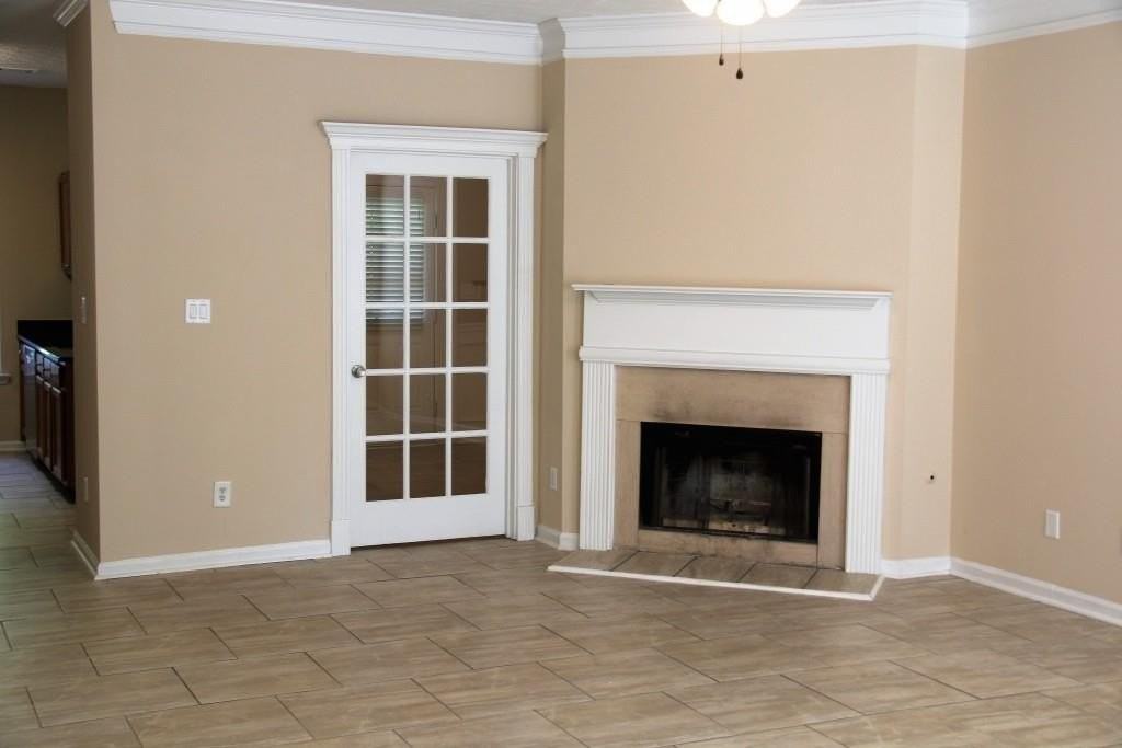 962 Tree Creek Blvd - Photo 6 of 16