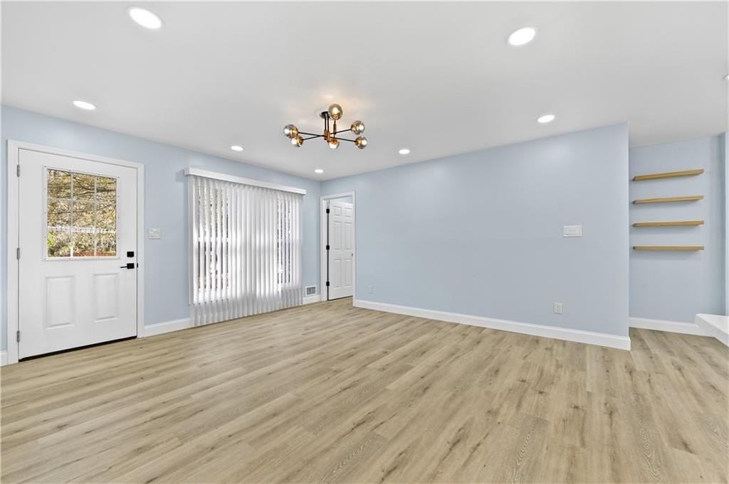 1728 Wayland Cir Ne - Photo 6 of 31