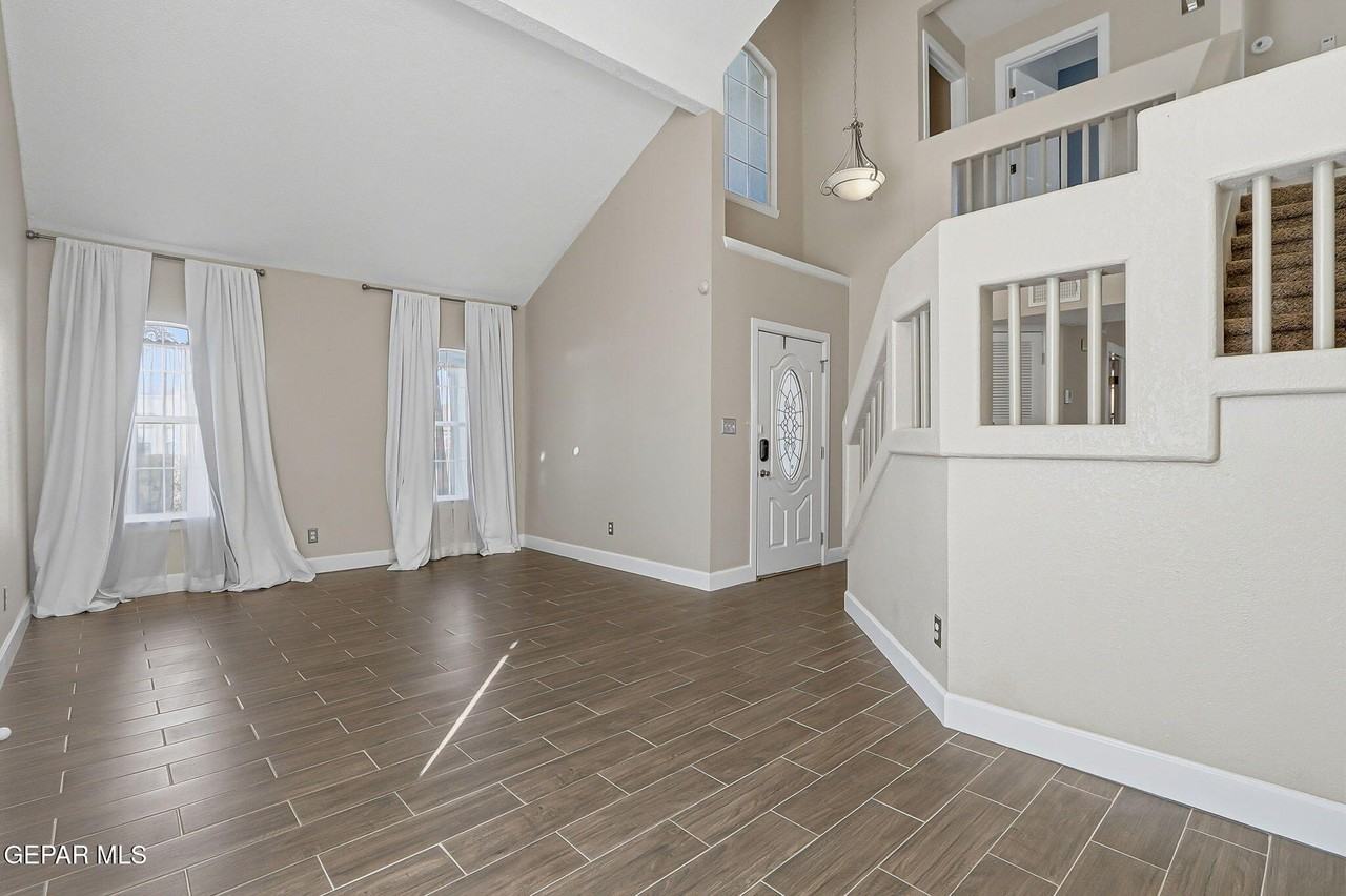 12608 Gilded Sun Dr - Photo 3 of 21